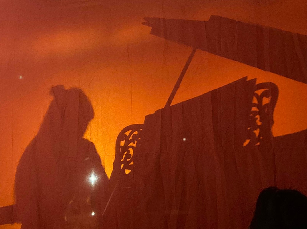 Orange tendant vers le rouge, 2023, La Maison Fraternelle, 75005, Paris